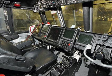 جولة داخل حوامة المارينز ال HoverCraft LCAC